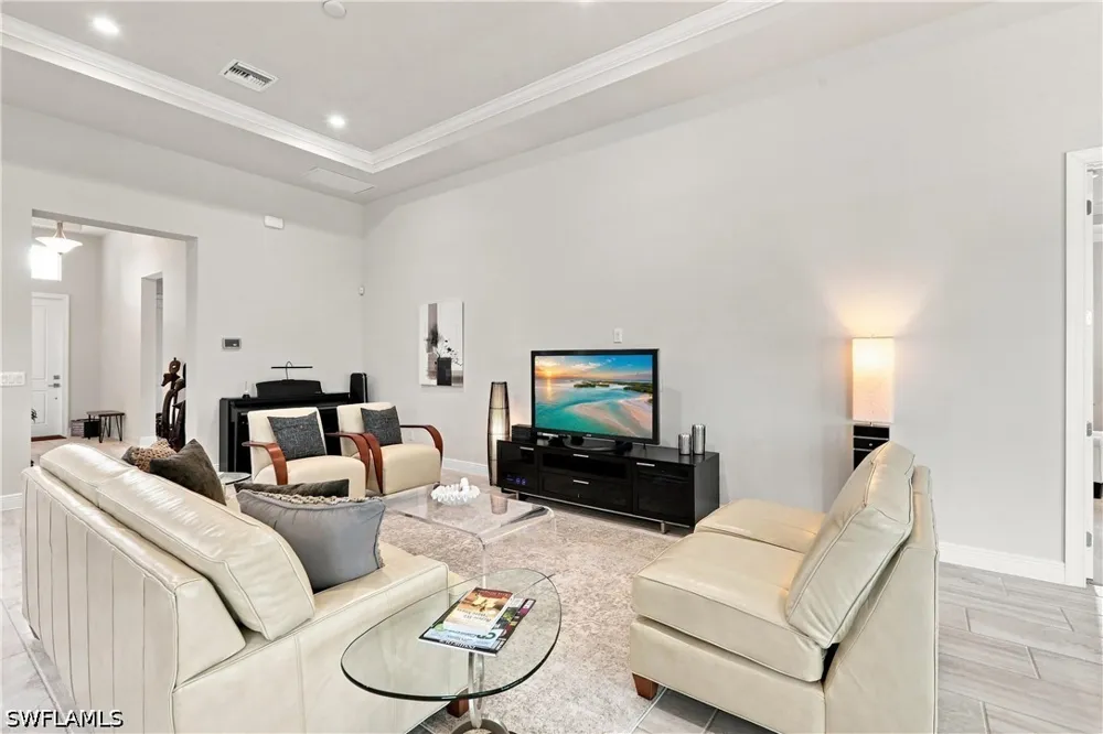 Mustique Lane Naples, FL 34114