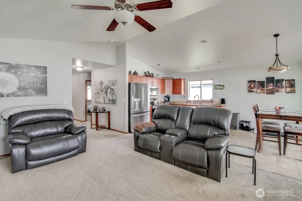1534 Larkspur Drive Richland, WA 98352