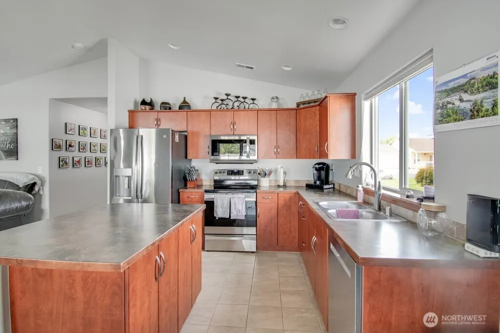 1534 Larkspur Drive Richland, WA 98352