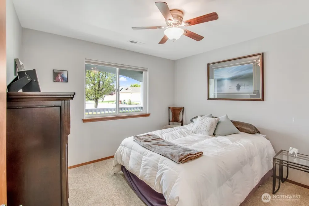 1534 Larkspur Drive Richland, WA 98352