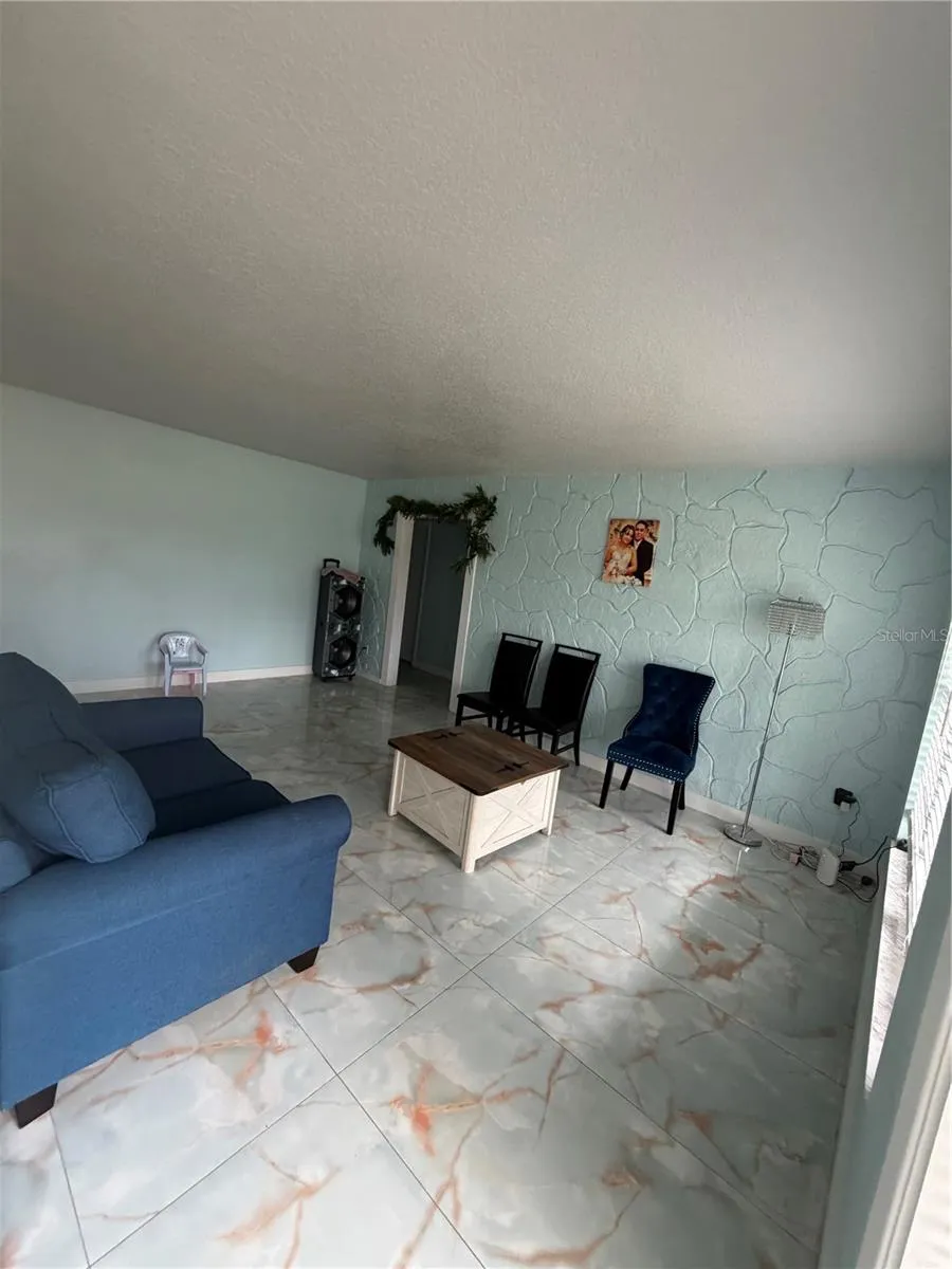 10909 W ELBOW DRIVE Tampa, FL 33612