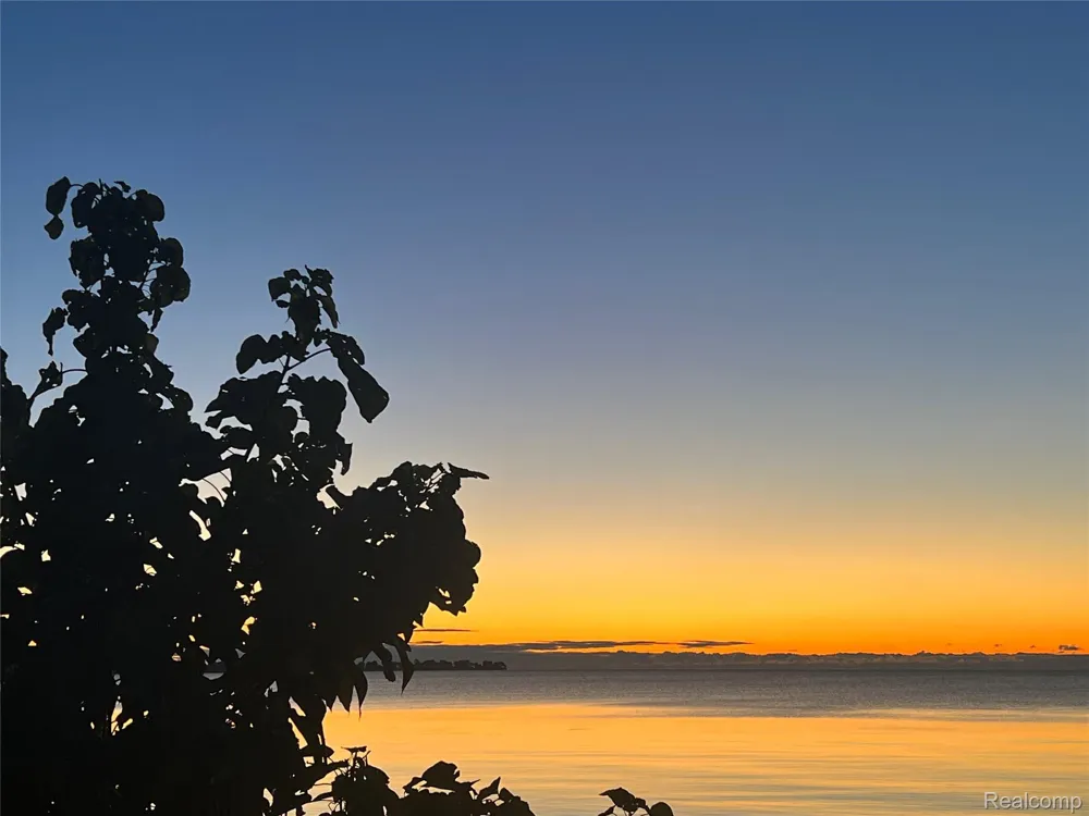 3008 Lakeshore Drive Frenchtown Township, MI 48162