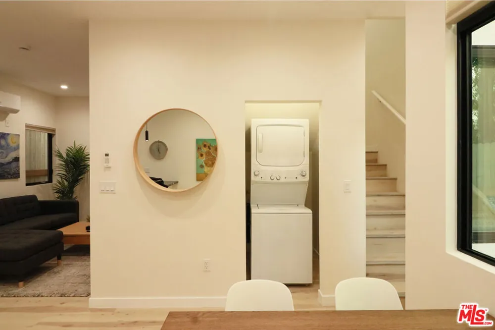 9040 Phyllis Avenue #D West Hollywood, CA 90069