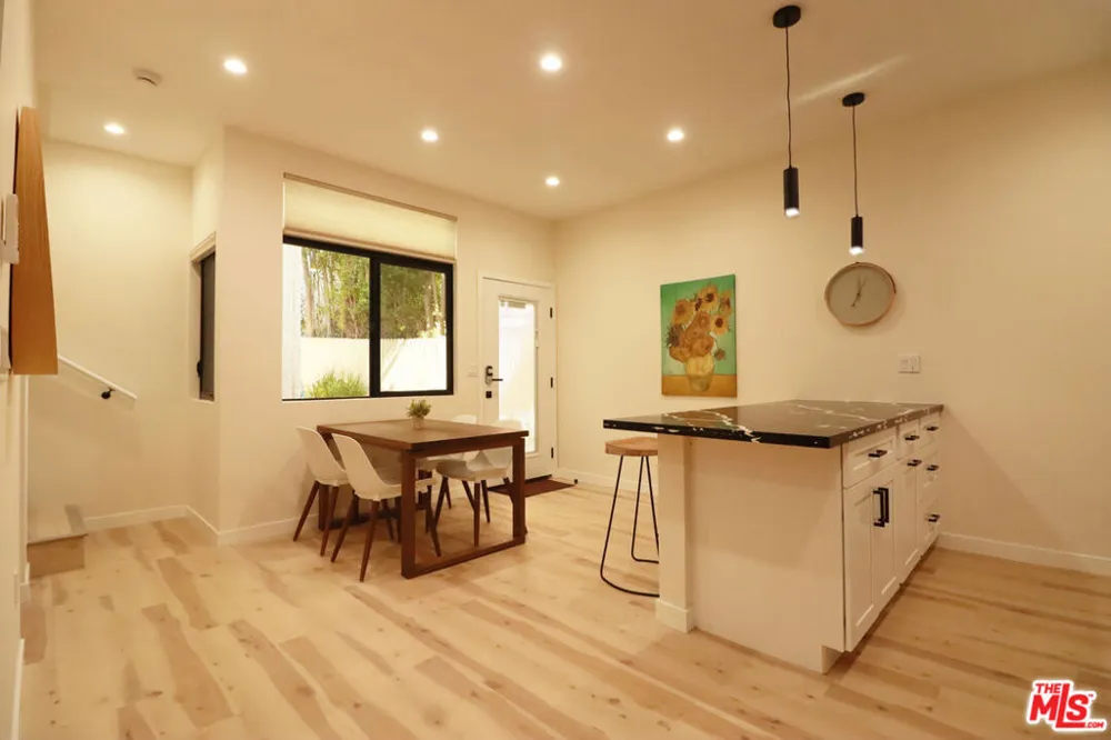 9040 Phyllis Avenue #D West Hollywood, CA 90069