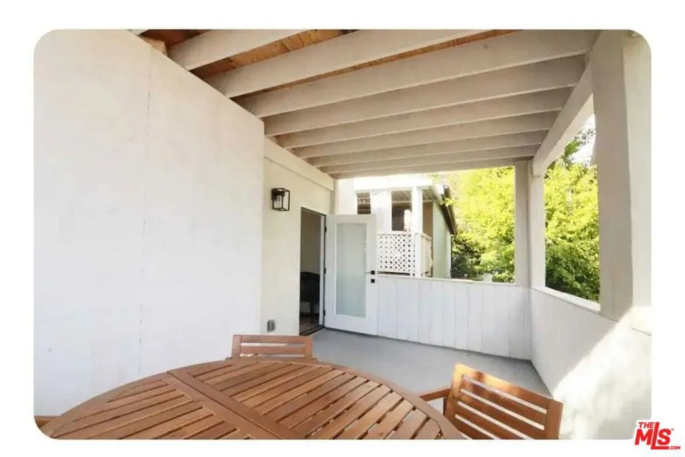 9040 Phyllis Avenue #D West Hollywood, CA 90069
