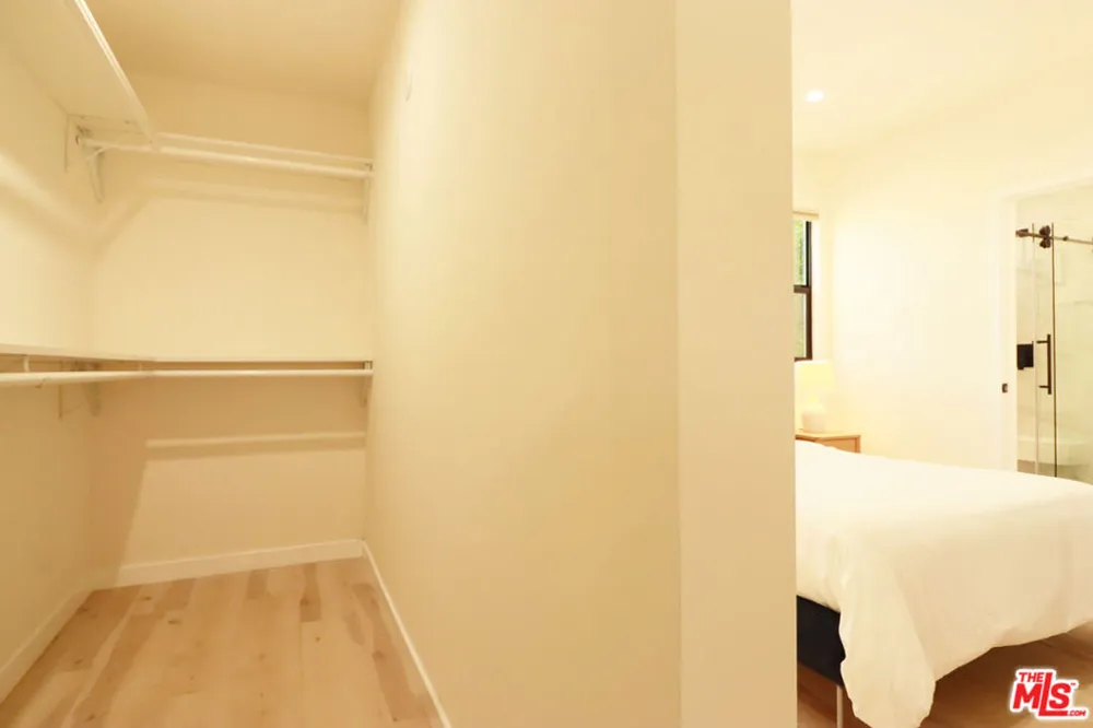 9040 Phyllis Avenue #D West Hollywood, CA 90069