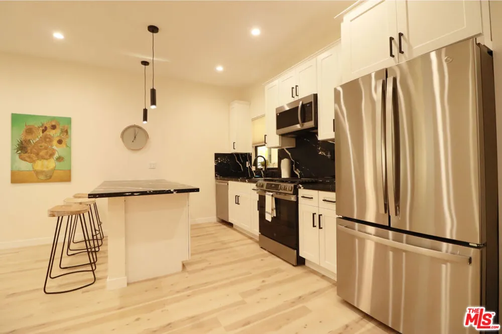 9040 Phyllis Avenue #D West Hollywood, CA 90069