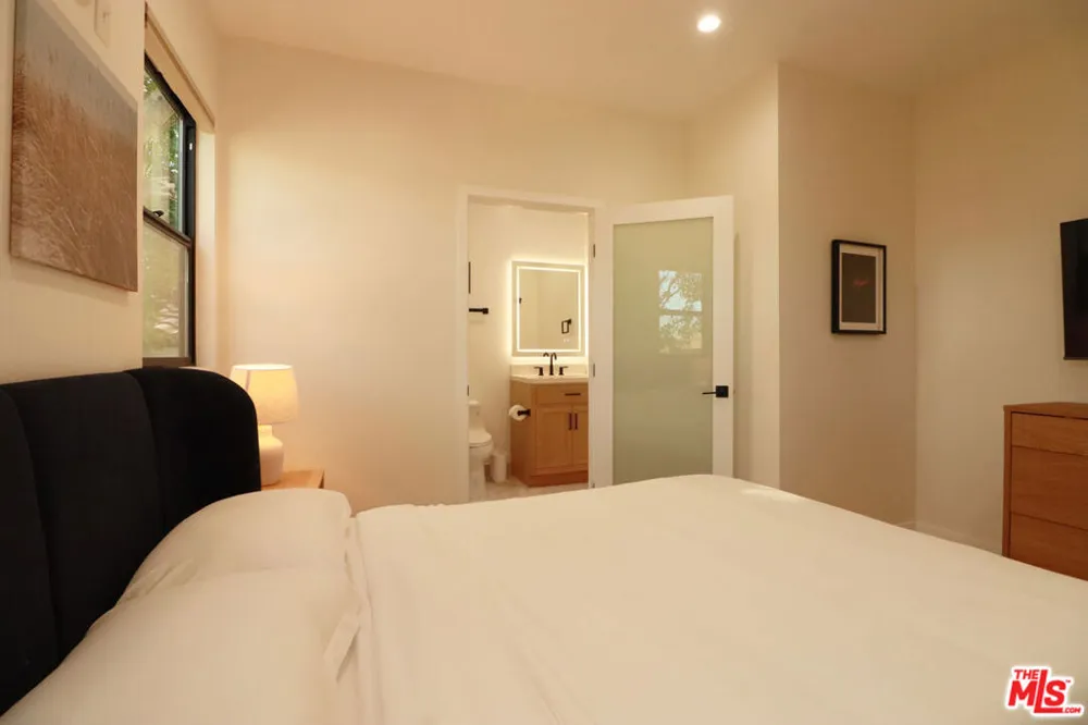 9040 Phyllis Avenue #D West Hollywood, CA 90069