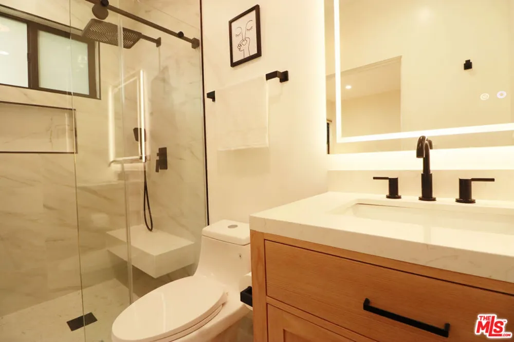 9040 Phyllis Avenue #D West Hollywood, CA 90069