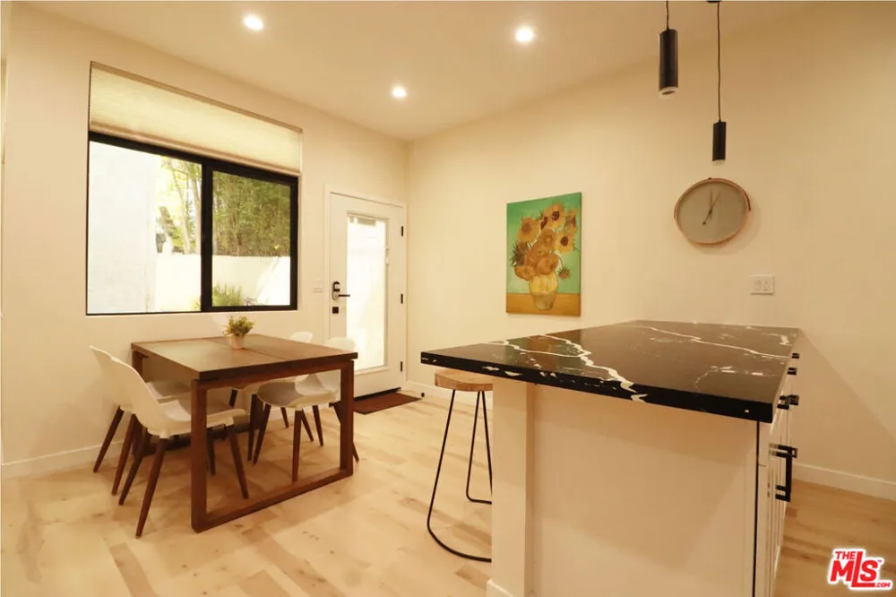 9040 Phyllis Avenue #D West Hollywood, CA 90069