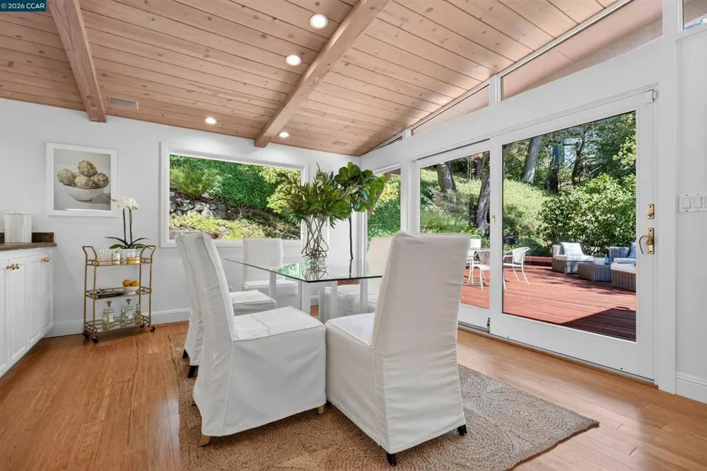 456 Camino Sobrante Orinda, CA 94563