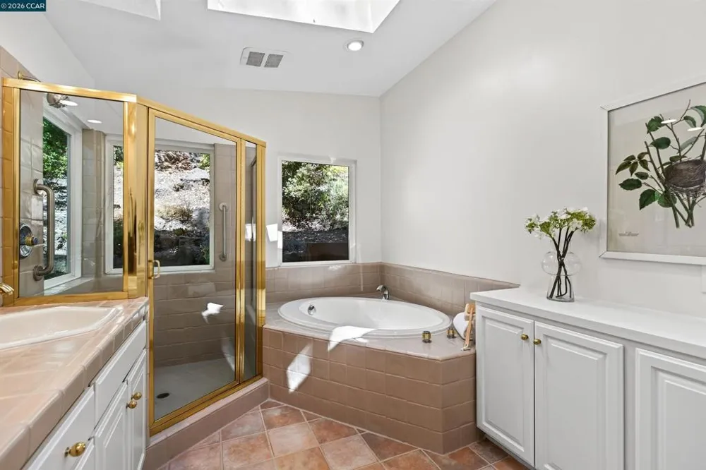456 Camino Sobrante Orinda, CA 94563