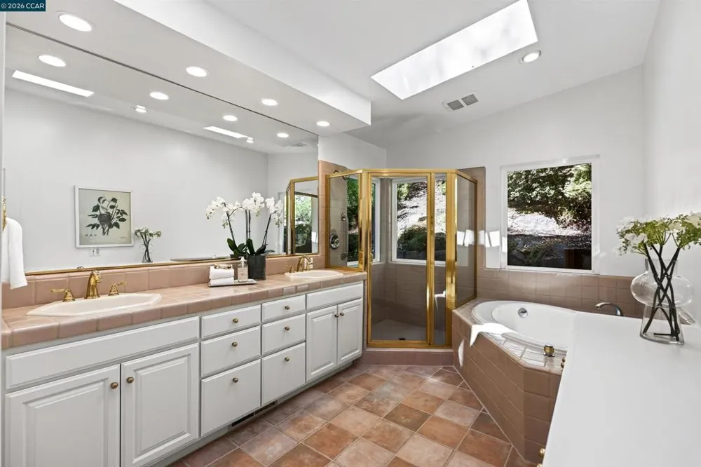 456 Camino Sobrante Orinda, CA 94563