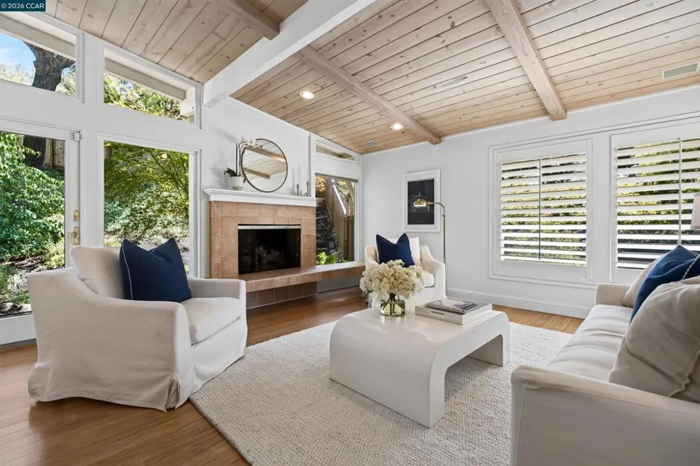 456 Camino Sobrante Orinda, CA 94563