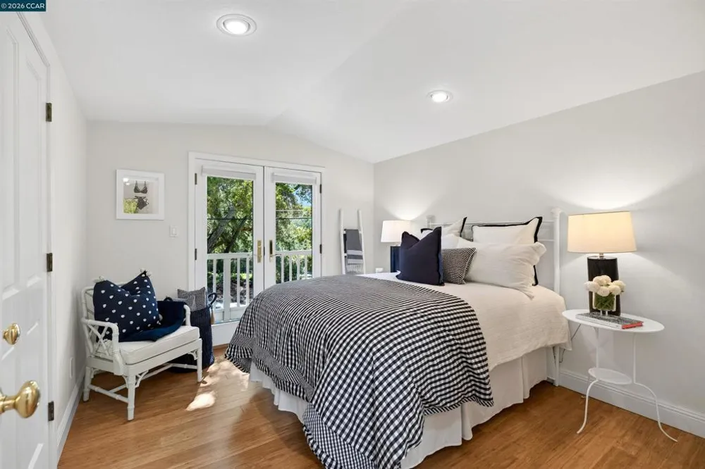 456 Camino Sobrante Orinda, CA 94563
