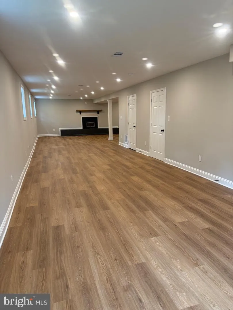 8093 MEETZE ROAD Warrenton, VA 20187
