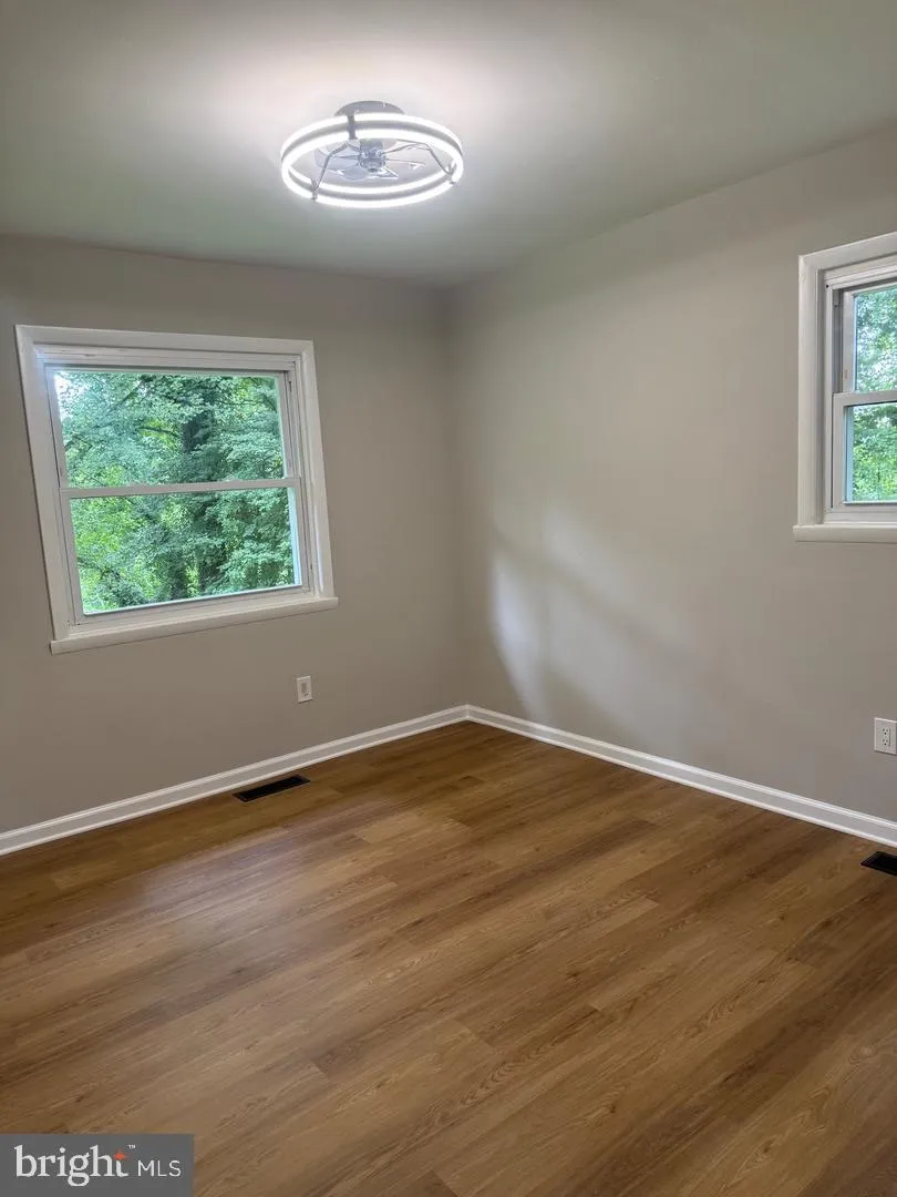 8093 MEETZE ROAD Warrenton, VA 20187