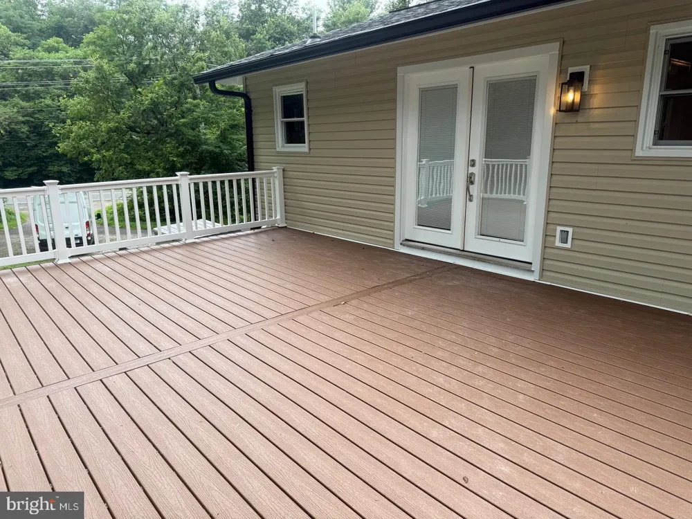 8093 MEETZE ROAD Warrenton, VA 20187