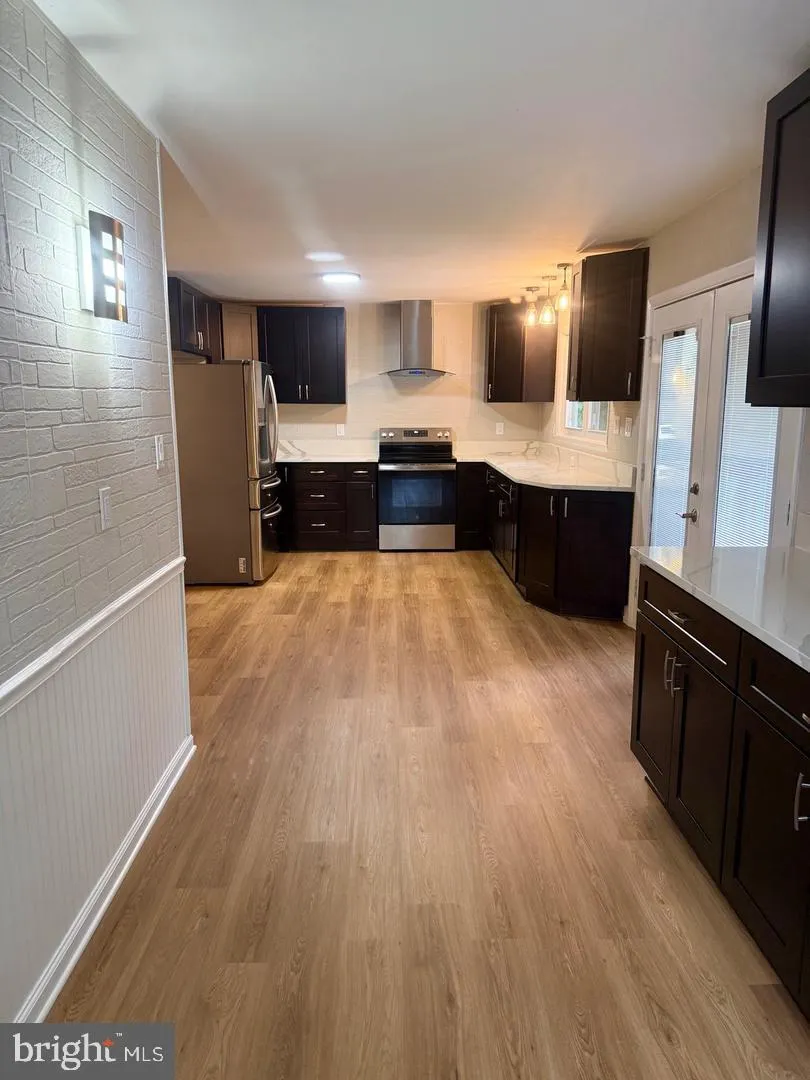8093 MEETZE ROAD Warrenton, VA 20187