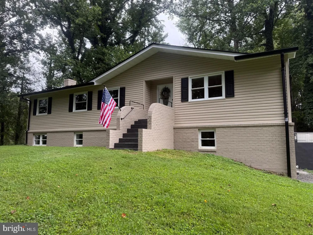 8093 MEETZE ROAD Warrenton, VA 20187
