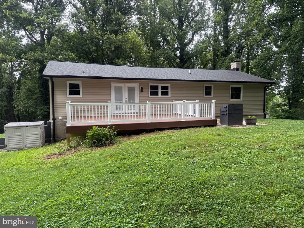8093 MEETZE ROAD Warrenton, VA 20187