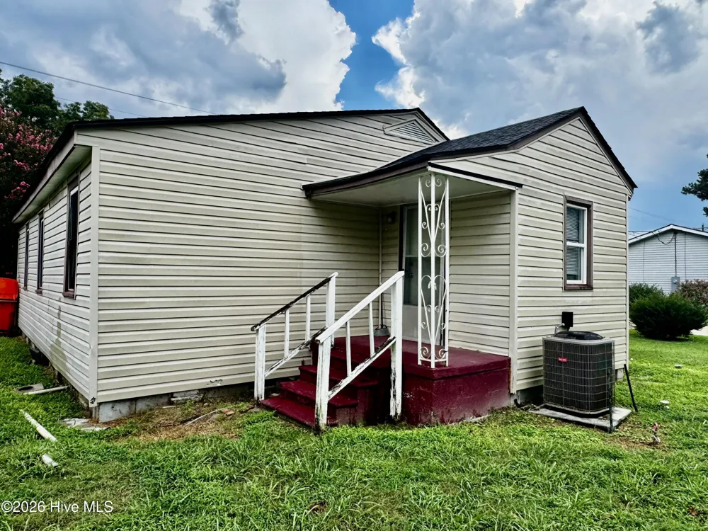 616 Cardwell Street Elizabeth City, NC 27909