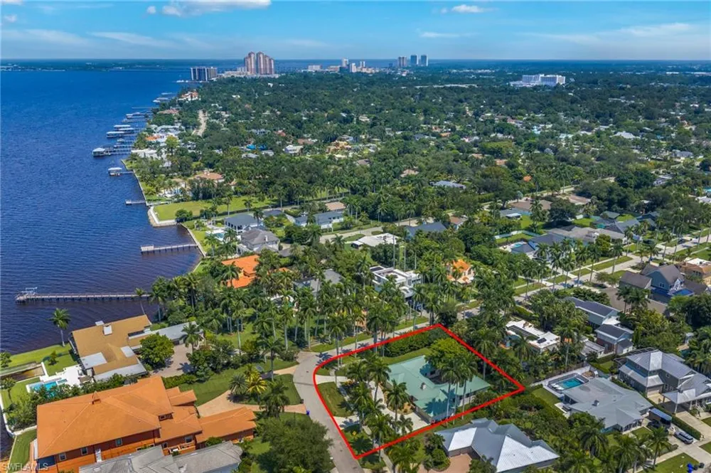 3209 W Riverside Drive Fort Myers, FL 33901