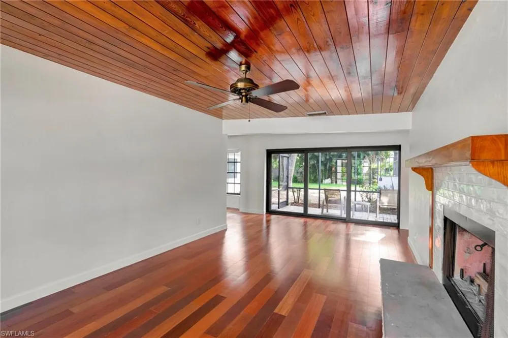 3209 W Riverside Drive Fort Myers, FL 33901