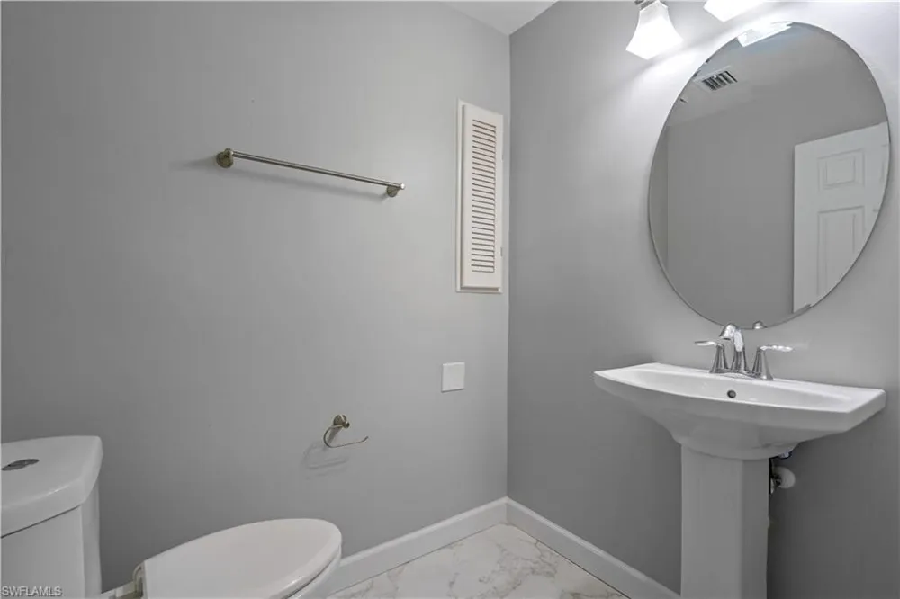 3209 W Riverside Drive Fort Myers, FL 33901