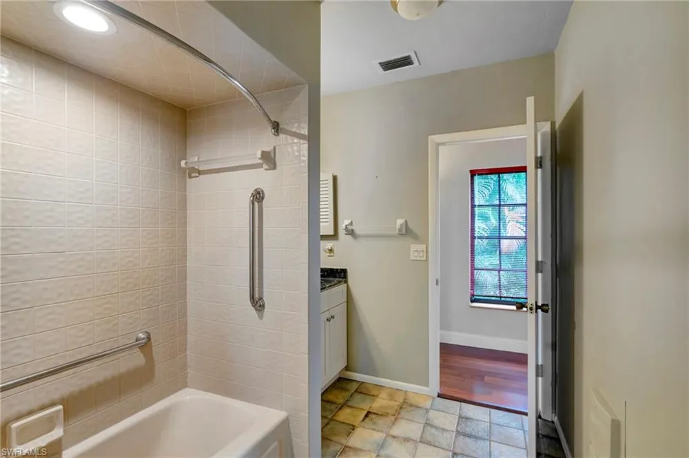 3209 W Riverside Drive Fort Myers, FL 33901