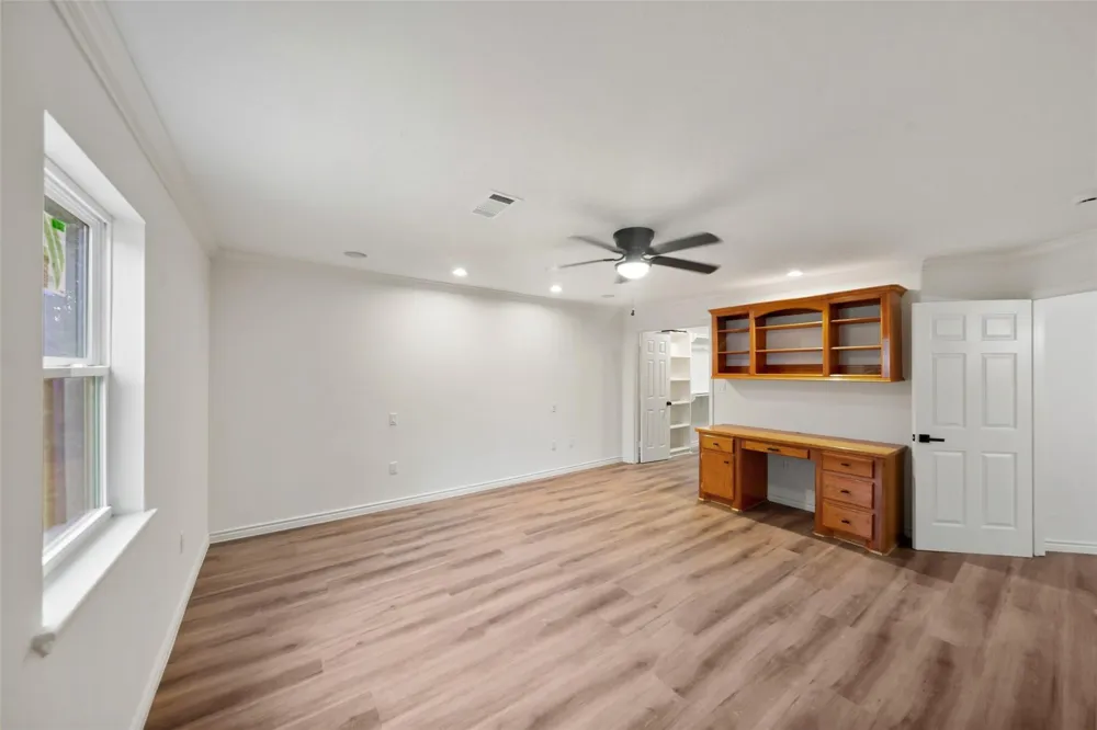 27 Deerfield Road Huntsville, TX 77340