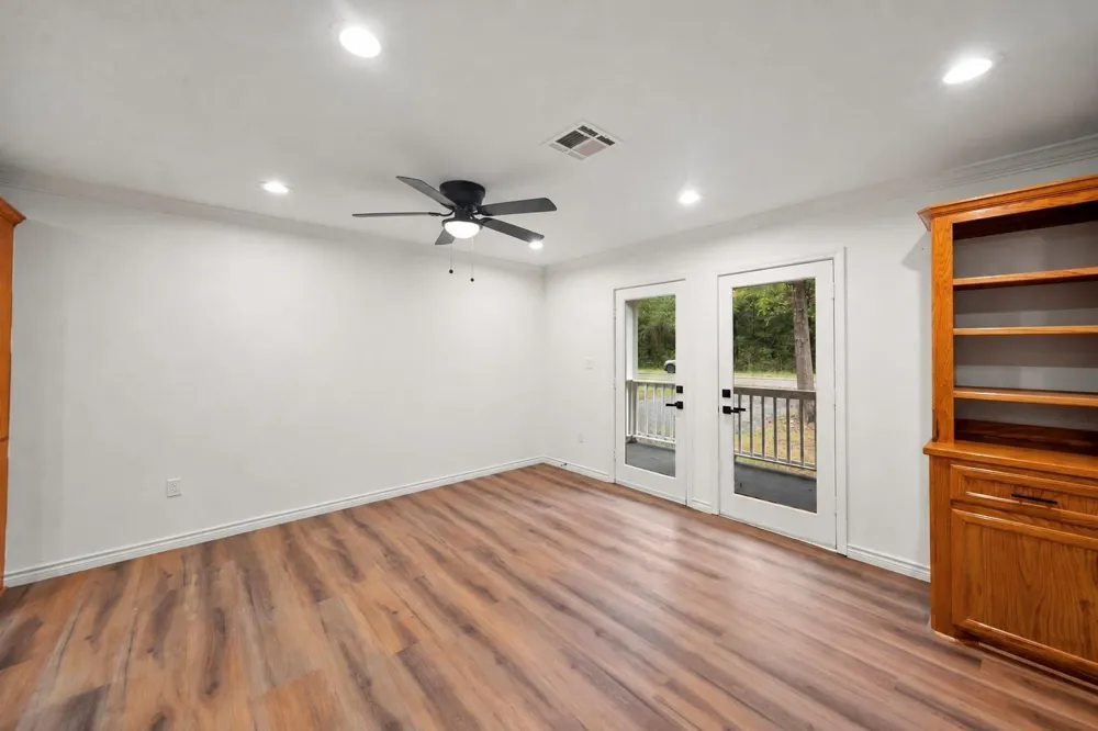 27 Deerfield Road Huntsville, TX 77340