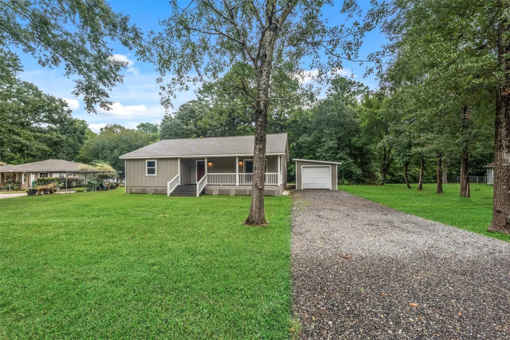 27 Deerfield Road Huntsville, TX 77340