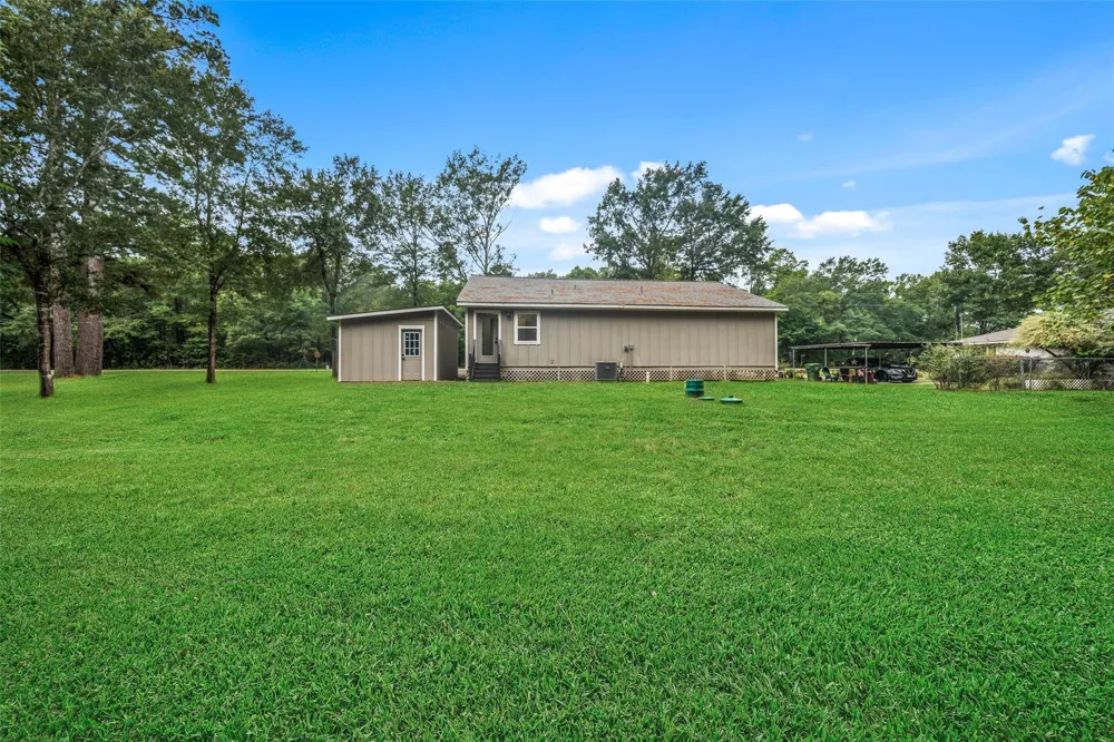 27 Deerfield Road Huntsville, TX 77340
