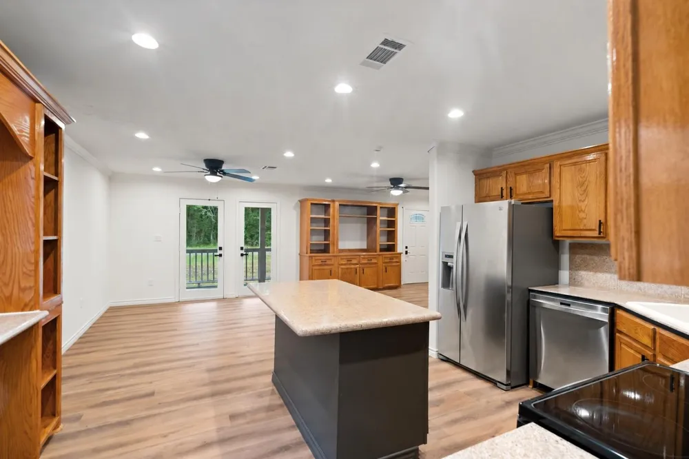 27 Deerfield Road Huntsville, TX 77340