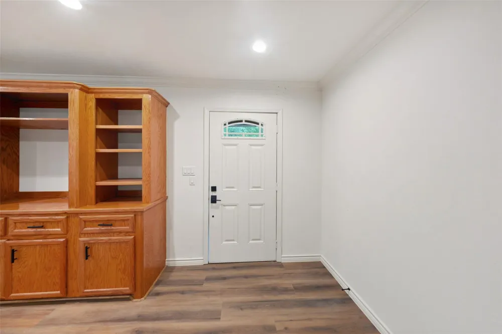 27 Deerfield Road Huntsville, TX 77340