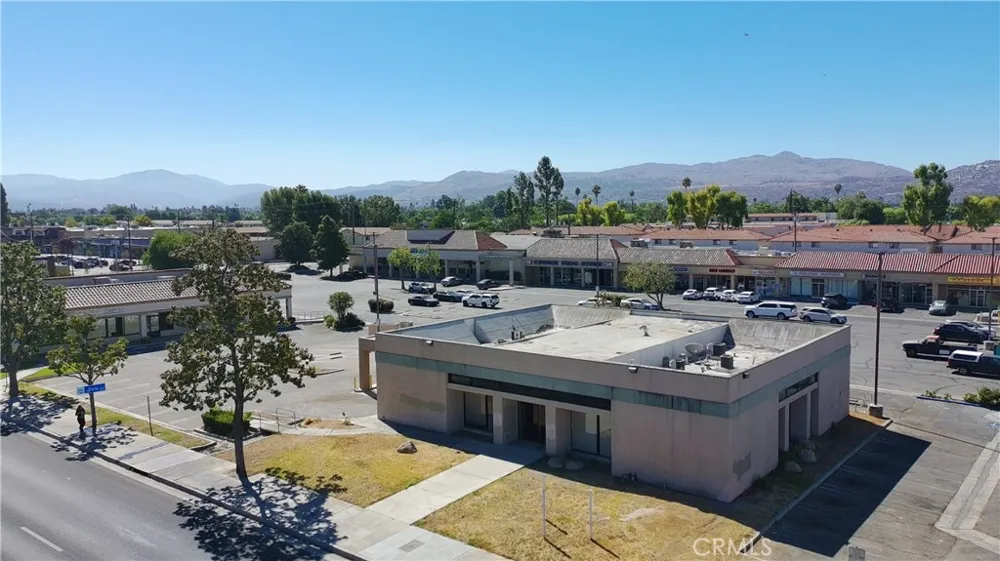 1981 E Florida Avenue Hemet, CA 92544