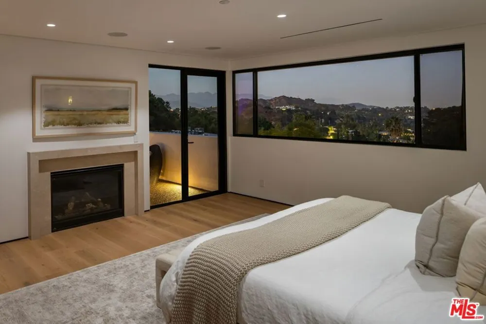 8636 Edwin Drive Los Angeles, CA 90046