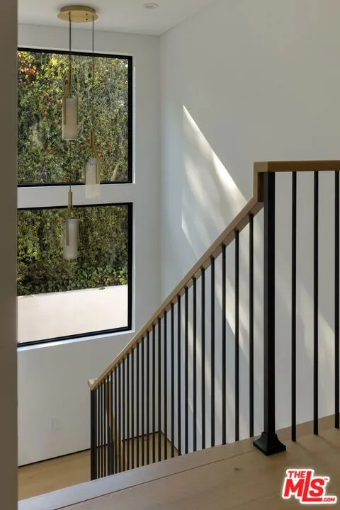 8636 Edwin Drive Los Angeles, CA 90046