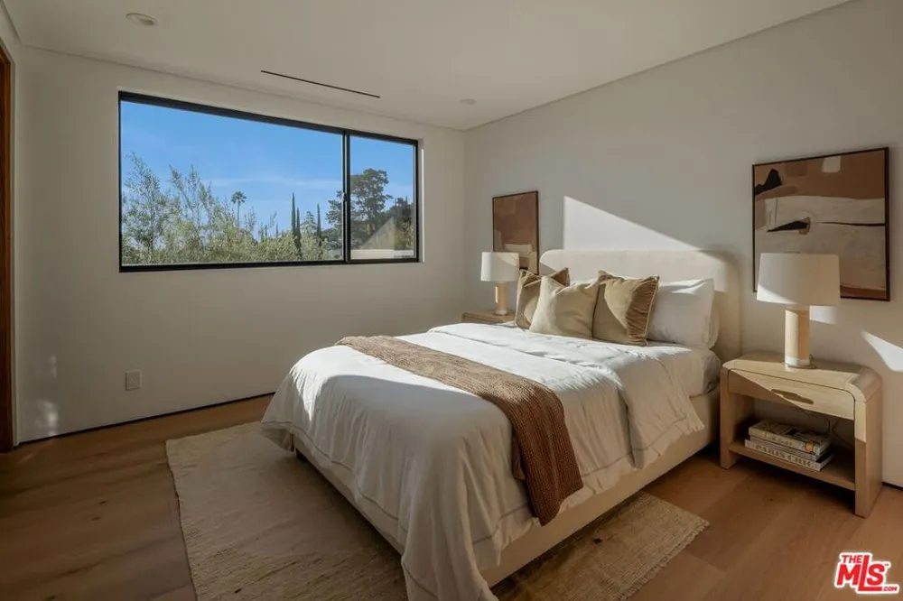 8636 Edwin Drive Los Angeles, CA 90046
