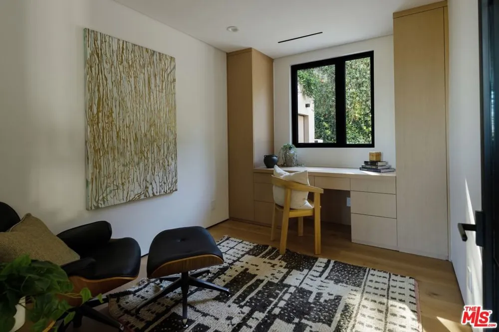 8636 Edwin Drive Los Angeles, CA 90046