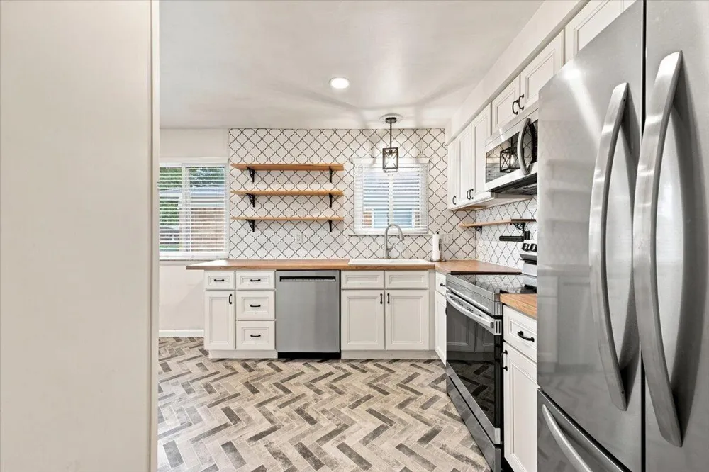 6518 Fenton Street Dearborn Heights, MI 48127