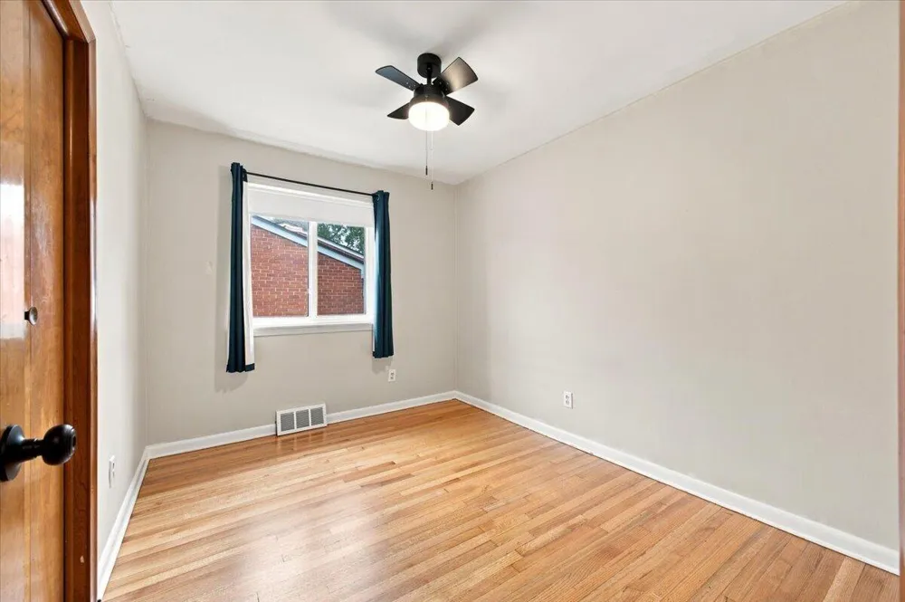 6518 Fenton Street Dearborn Heights, MI 48127