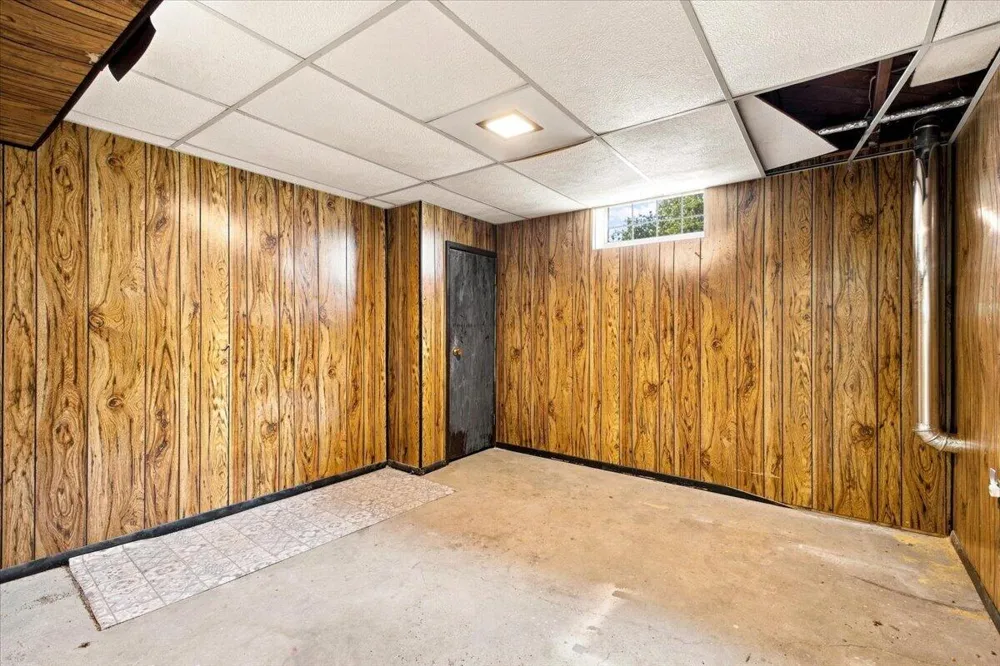 6518 Fenton Street Dearborn Heights, MI 48127
