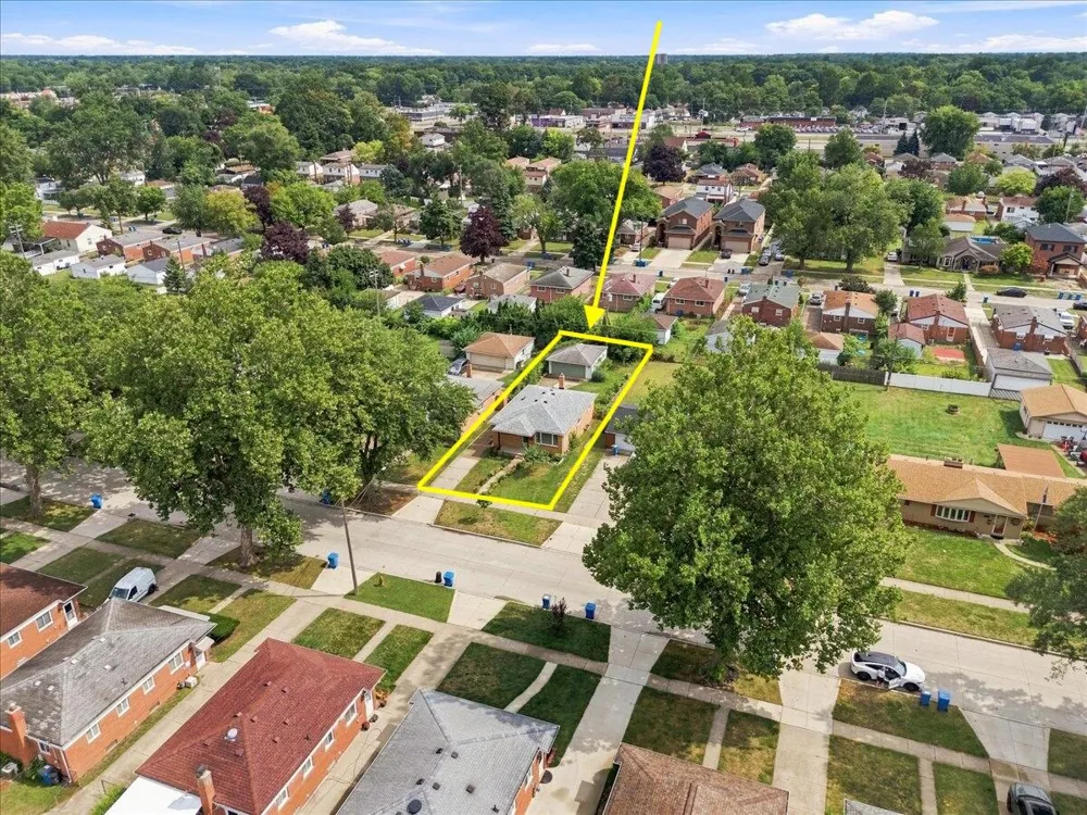 6518 Fenton Street Dearborn Heights, MI 48127