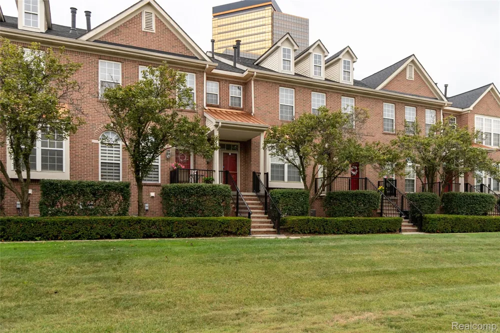 25540 Saint James Southfield City, MI 48075