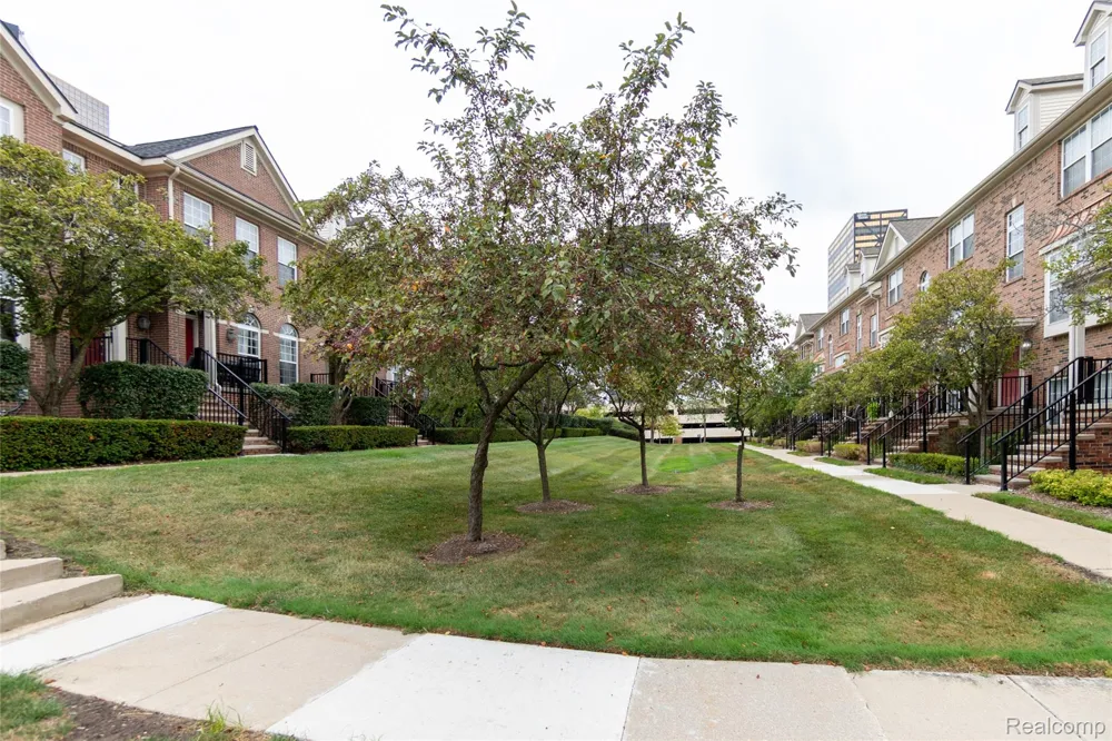 25540 Saint James Southfield City, MI 48075