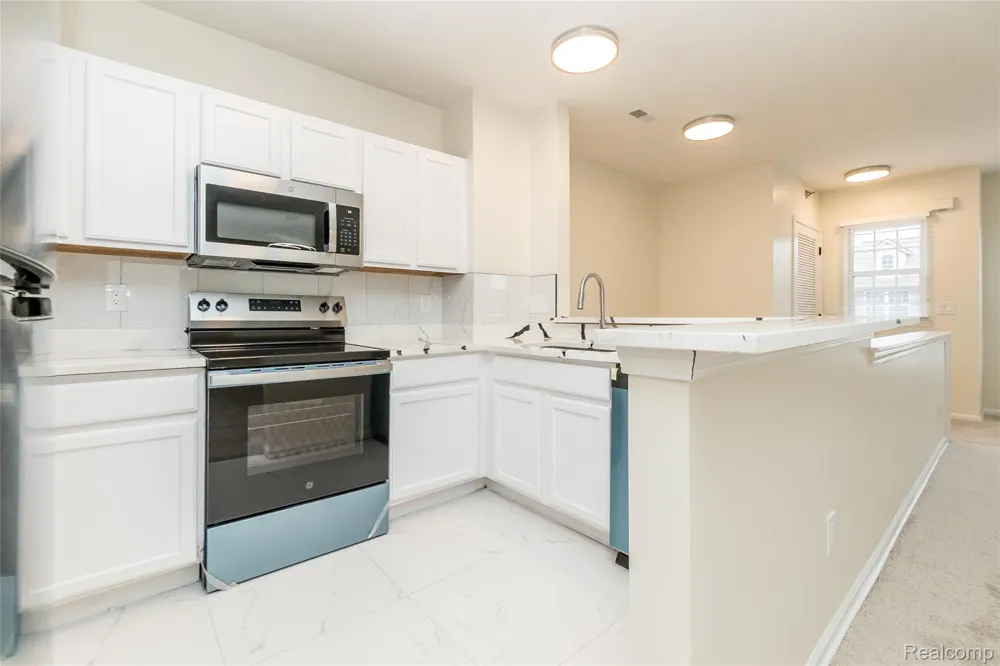 25540 Saint James Southfield City, MI 48075
