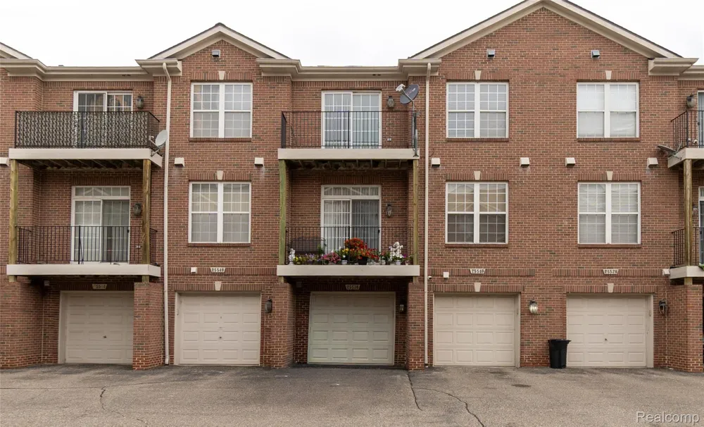 25540 Saint James Southfield City, MI 48075