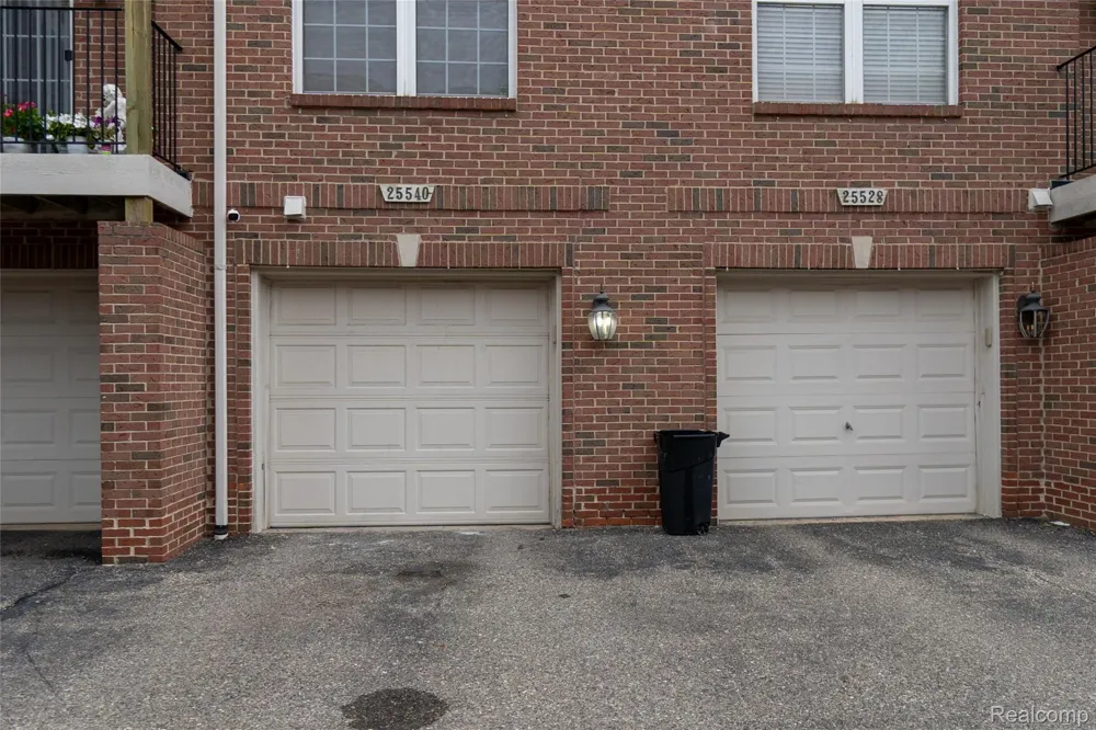 25540 Saint James Southfield City, MI 48075